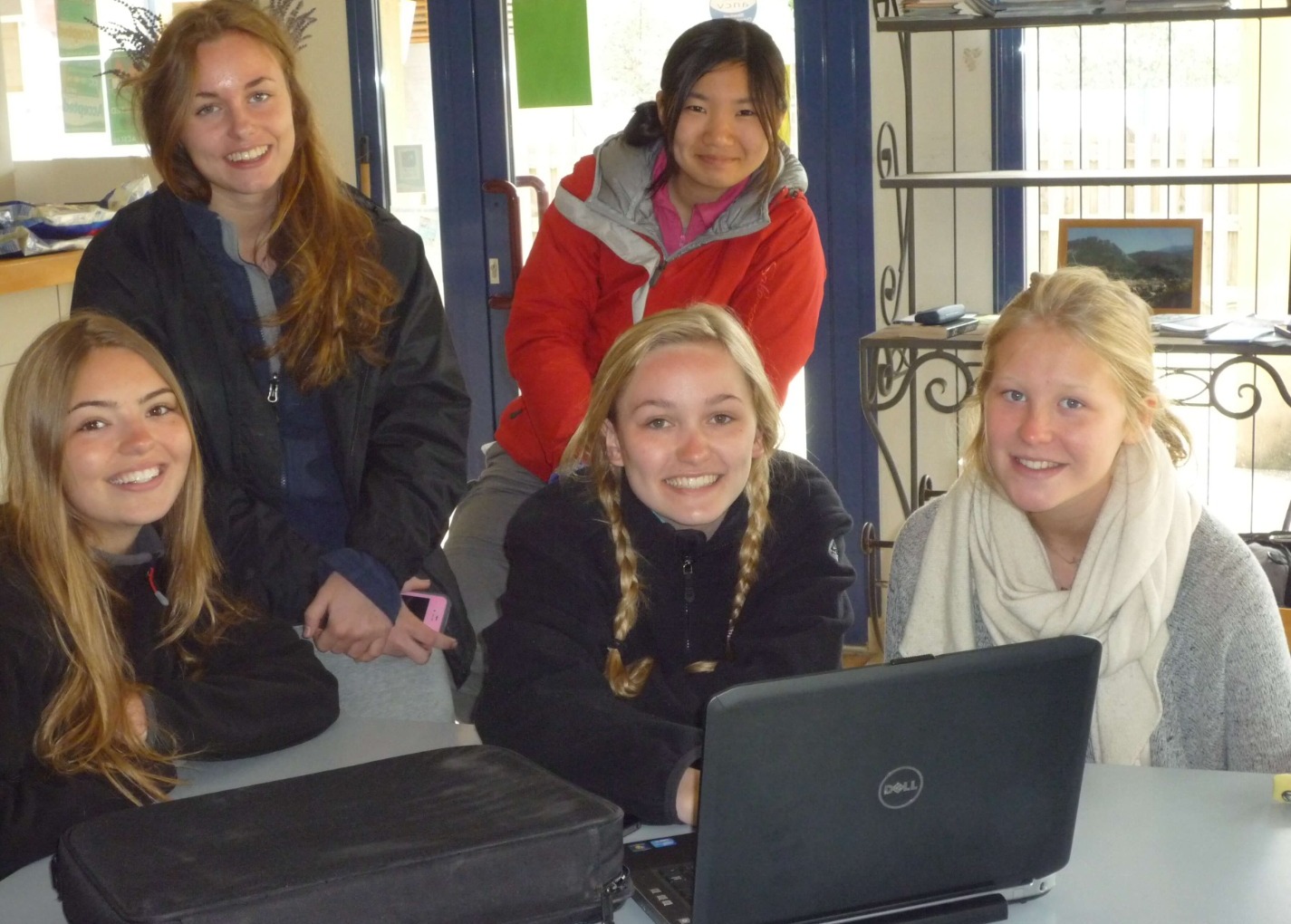 Online courses and modules supporting image